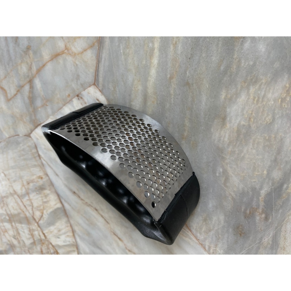 Stainless Steel Garlic Press Rocker Ergonomic Black Handle Manual Mincer Silver‎
